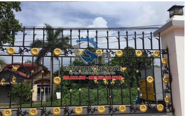 Quý khách hàng đang tìm Đơn vị làm hàng rào sắt CNC chuyên nghiệp giá rẻ tại Đồng Nai - 0965.656.686. Làm hàng rào sắt CNC nghệ thuật, hàng rào chống trộm tại Đồng Nai.