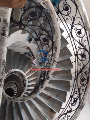 Làm cầu thang xoắn ốc sắt mỹ thuật đẹp giá rẻ tại Bình Phước -2