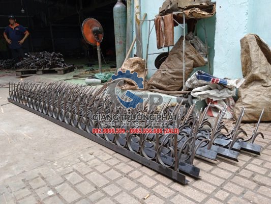 Chông sắt hàng rào tại Hóc Môn